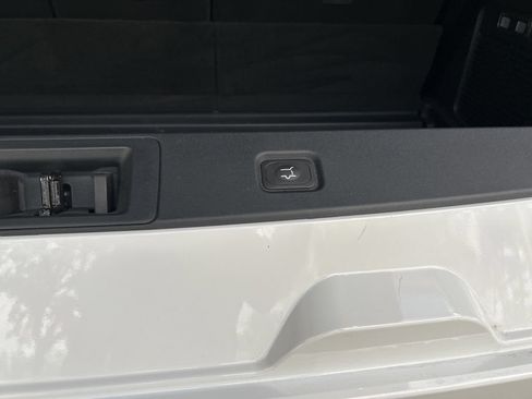Used 2025 Ford Expedition Platinum AWD/4WD image 47