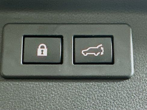 Used 2023 Subaru Forester Touring AWD/4WD image 30