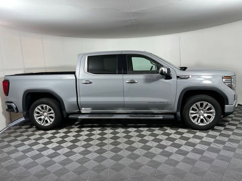 Used 2025 GMC Sierra 1500 Denali AWD/4WD image 4