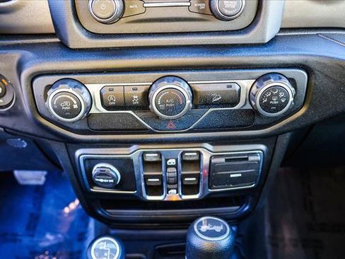 Used 2020 Jeep Wrangler Unlimited Sport image 18