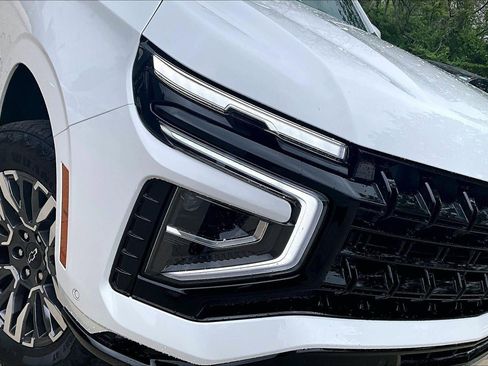 New 2026 Chevrolet Suburban Z71 w/ Z71 Off-Road Package AWD/4WD image 27