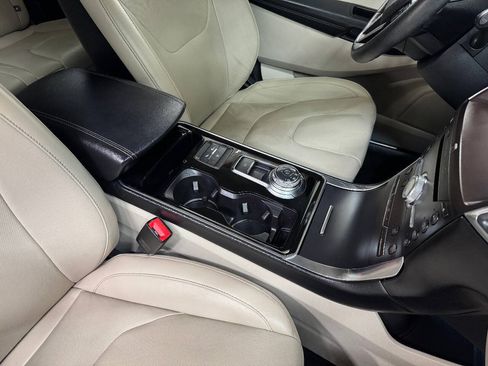 Used 2019 Ford Edge Titanium w/ Equipment Group 301A FWD image 39