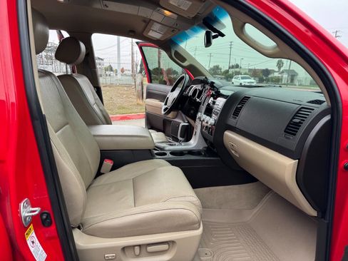 Used 2007 Toyota Tundra Limited w/ Preferred Accessory Pkg image 11