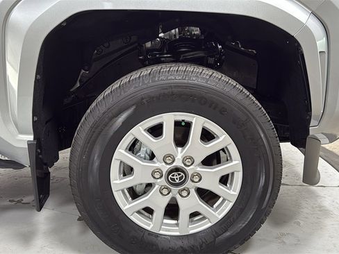 Certified 2024 Toyota Tacoma SR image 21