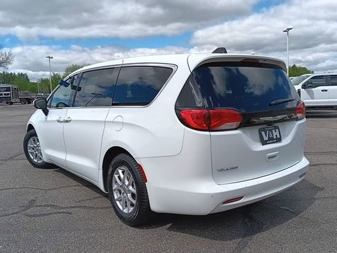Used 2023 Chrysler Voyager LX FWD image 23