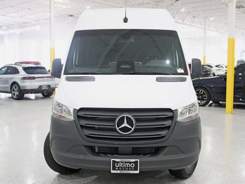 Used 2025 Mercedes-Benz Sprinter 2500 image 8