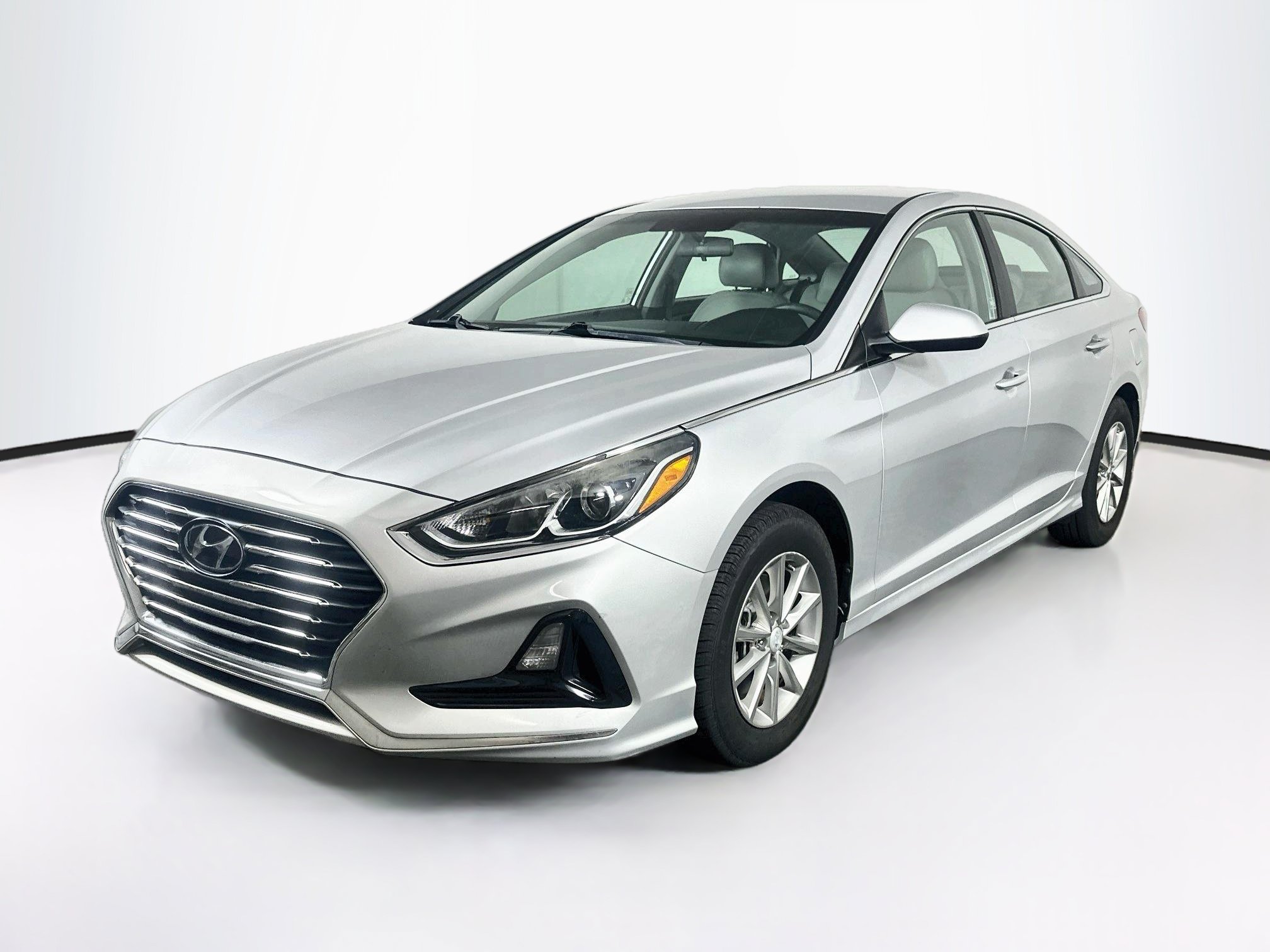 Used 2018 Hyundai Sonata SE FWD image 3