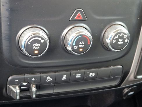 Used 2018 RAM 2500 Tradesman w/ Chrome Appearance Group image 21