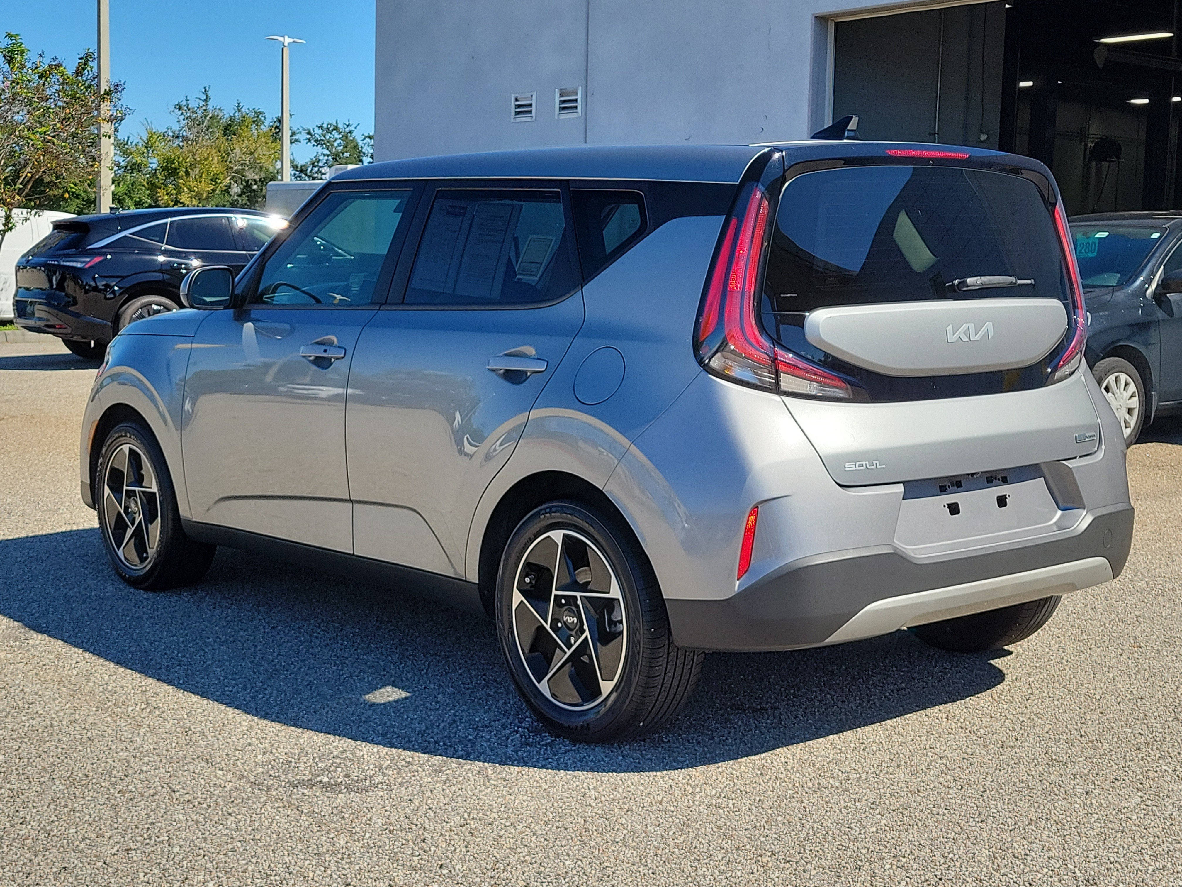 Used 2023 Kia Soul EX FWD image 8
