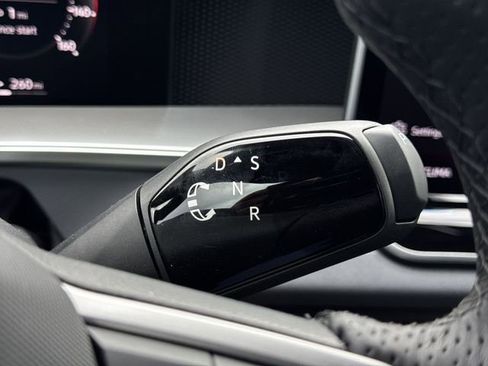 New 2026 Volkswagen Tiguan SE R-Line FWD image 15