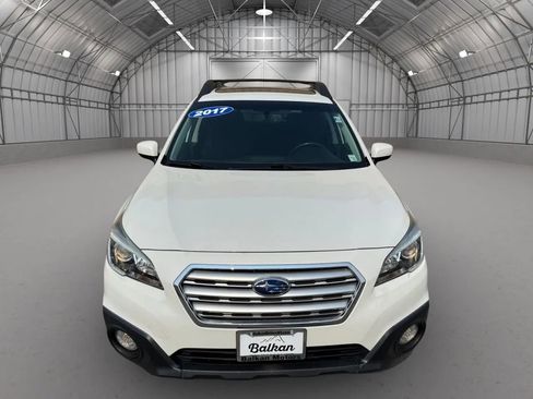 Used 2017 Subaru Outback 2.5i Premium image 12