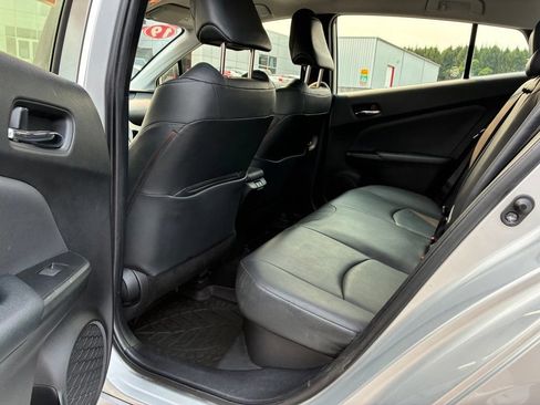 Used 2019 Toyota Prius XLE w/ Advanced Technology Package AWD/4WD image 43