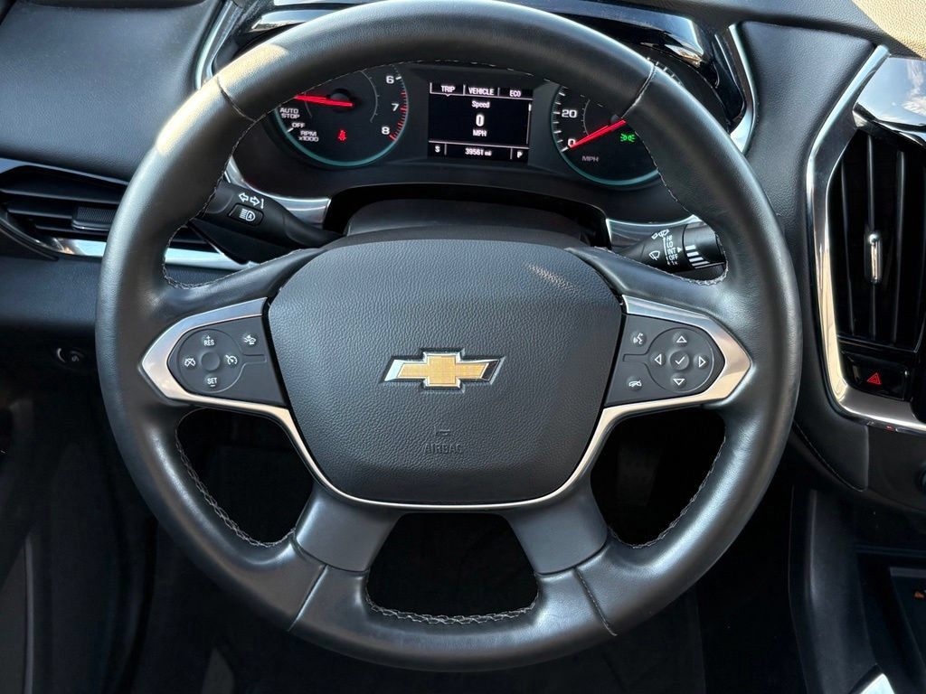 Used 2023 Chevrolet Traverse LT FWD image 18