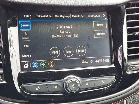 Used 2022 Chevrolet Trax LT w/ LT Convenience Package image 17