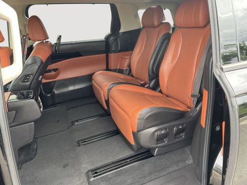 Used 2022 Kia Carnival SX Prestige FWD image 11