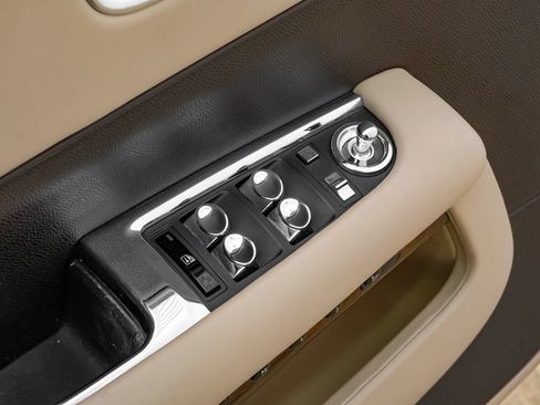 Used 2016 Rolls-Royce Wraith RWD image 31