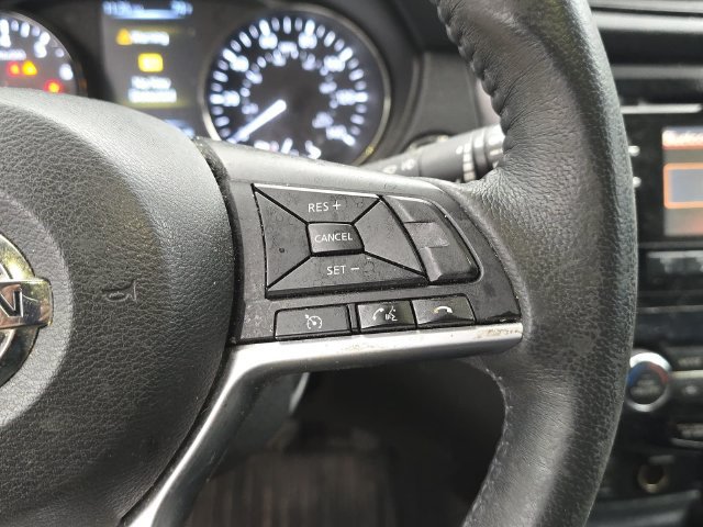 Used 2017 Nissan Rogue SV FWD image 16