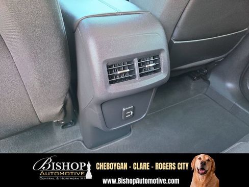 Used 2024 GMC Terrain SLE AWD/4WD image 23