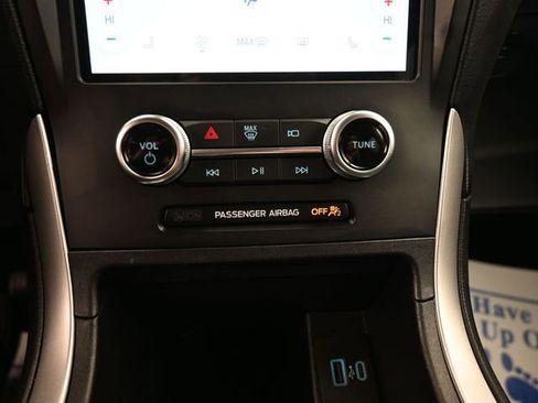 Used 2024 Ford Edge SEL image 18