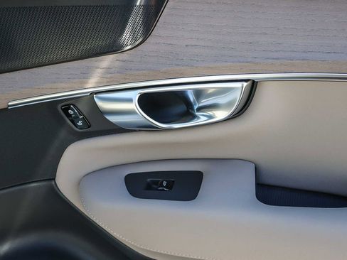 New 2026 Volvo XC90 B6 Plus w/ Protection Package Premier image 19