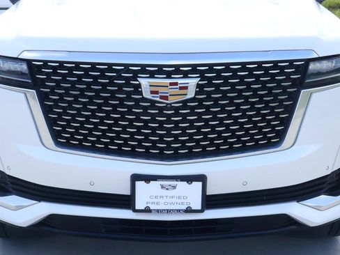 Used 2021 Cadillac Escalade Premium Luxury RWD image 7
