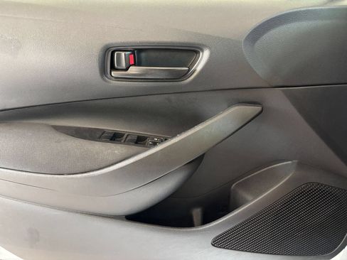 Used 2025 Toyota Corolla LE FWD image 18