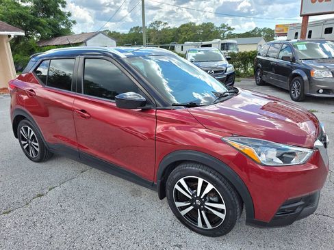 Used 2019 Nissan Kicks SV FWD image 5