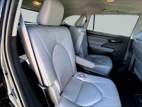 Used 2026 Toyota Highlander XLE AWD/4WD image 29