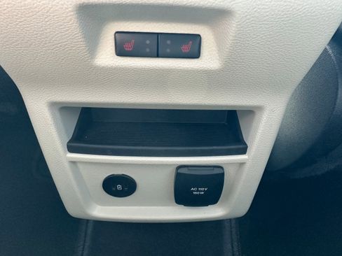 Used 2024 Ford Edge Titanium w/ Equipment Group 301A image 33