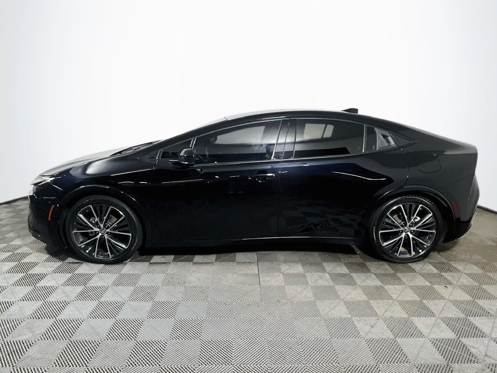 Certified 2024 Toyota Prius Limited w/ Limited Premium Package FWD image 4