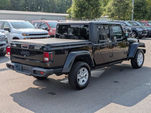 Used 2022 Jeep Gladiator Sport AWD/4WD image 3