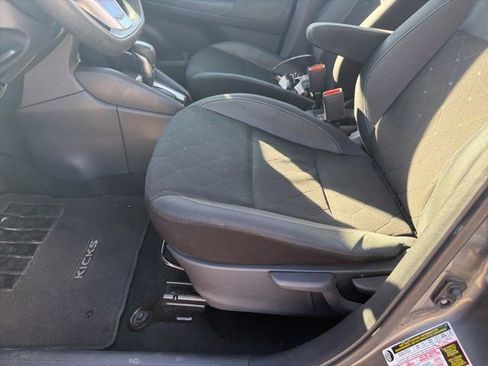 Used 2020 Nissan Kicks S FWD image 12