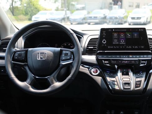 Used 2025 Honda Odyssey Elite image 26