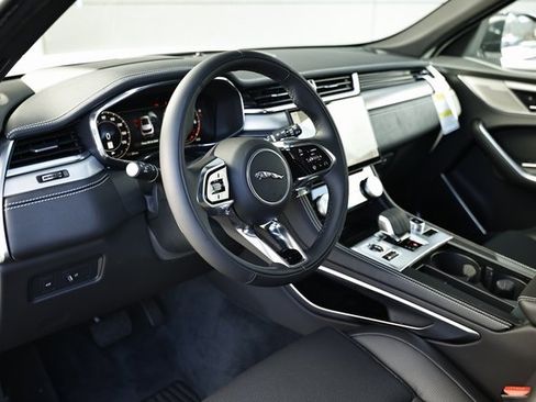 New 2026 Jaguar F-PACE R-Dynamic S image 22