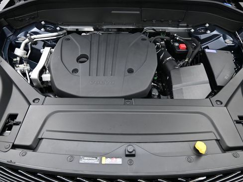 New 2026 Volvo XC90 B5 Ultra image 13