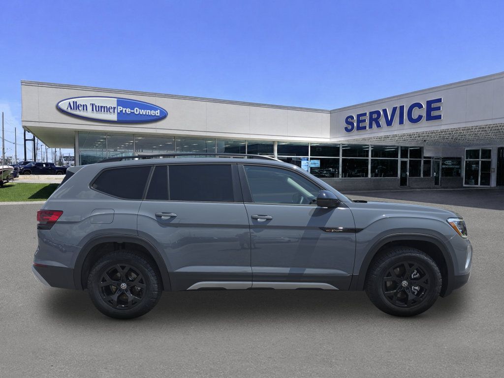 Used 2026 Volkswagen Atlas Peak Edition AWD/4WD image 9