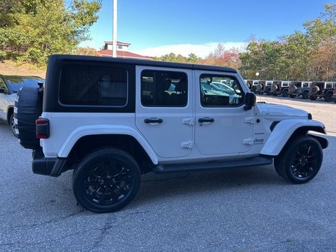 Used 2023 Jeep Wrangler Unlimited Sahara w/ Cold Weather Group image 10