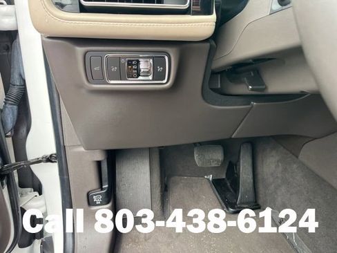 Used 2023 Lincoln Aviator 2WD w/ Premium Package image 24