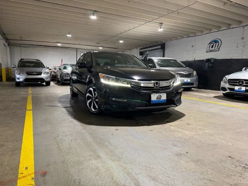 Used 2017 Honda Accord EX-L image 6