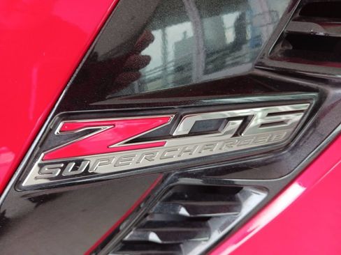 Used 2015 Chevrolet Corvette Z06 w/ 2LZ Preferred Equipment Group RWD image 28