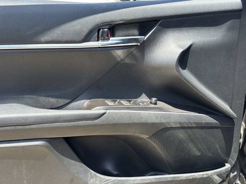 Used 2022 Toyota Camry SE FWD image 23