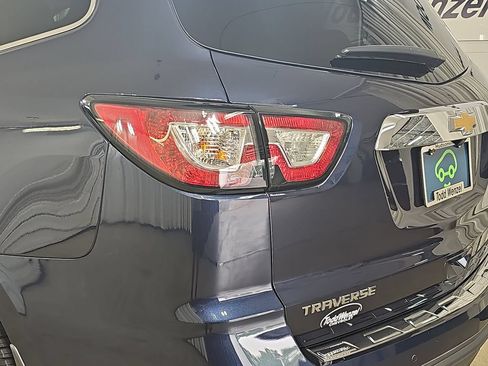 Certified 2017 Chevrolet Traverse Premier FWD image 42