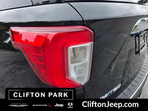 Used 2021 Ford Explorer Limited w/ Equipment Group 301A AWD/4WD image 8