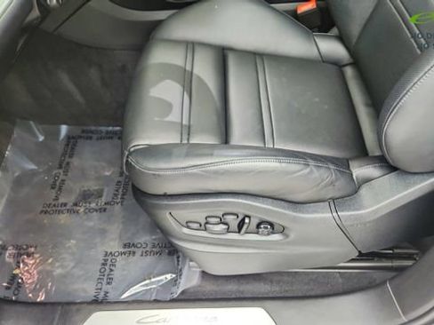 Used 2024 Porsche Cayenne Coupe AWD/4WD image 33