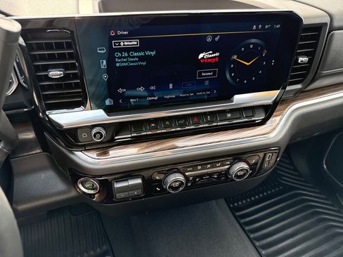 Used 2025 Chevrolet Silverado 1500 LT image 17