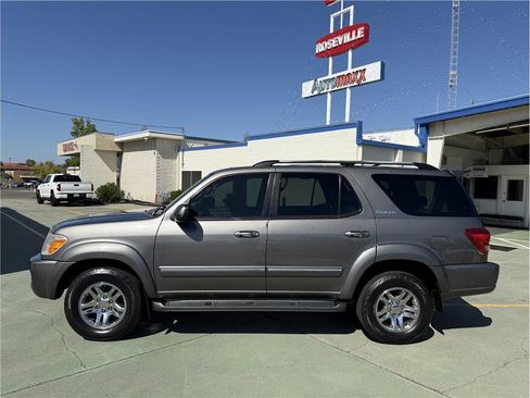Used 2006 Toyota Sequoia Limited RWD image 9
