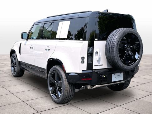 New 2026 Land Rover Defender 110 X-Dynamic SE AWD/4WD image 3
