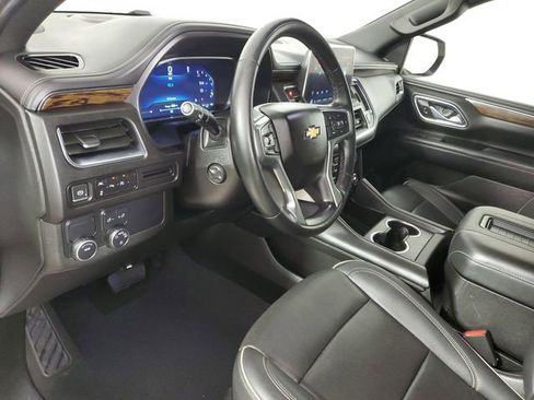 Used 2023 Chevrolet Suburban Premier image 21