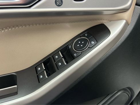 Used 2024 Ford Explorer XLT w/ Equipment Group 202A image 18