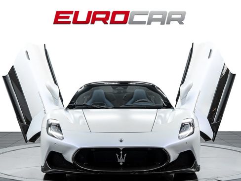 Used 2023 Maserati MC20 Spyder RWD image 11